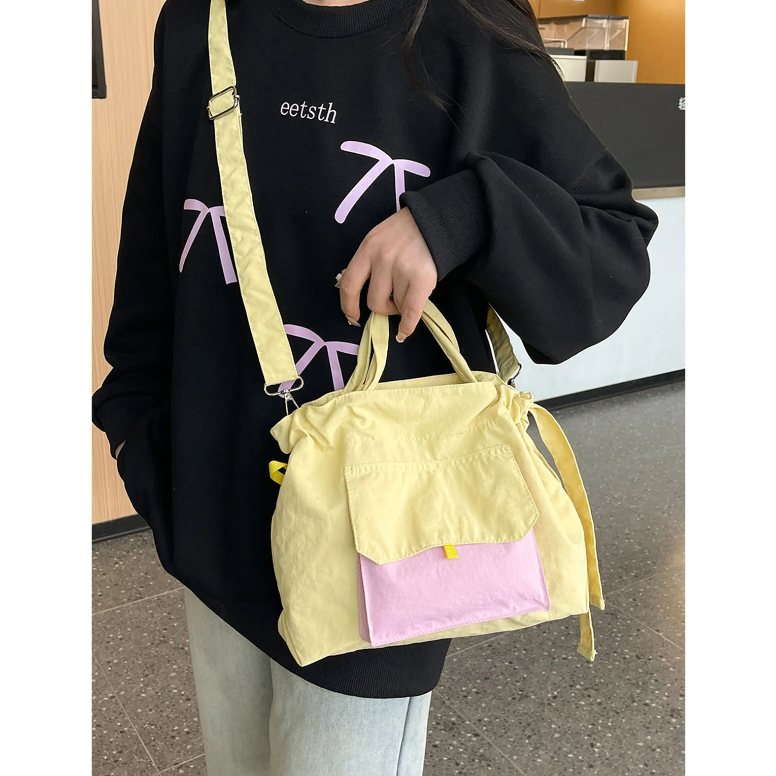 2025 Summer New Korean Style Fashion Leisure Bucket Bag for Women, Trendy Leisure Shoulder Bag, Fashion Leisure Crossbody Bag
2025 Summer New Korean Style Fashion Leisure Bucket Bag for Women, Trendy Leisure Shoulder Bag, Fashion Leisure Crossbody Bag