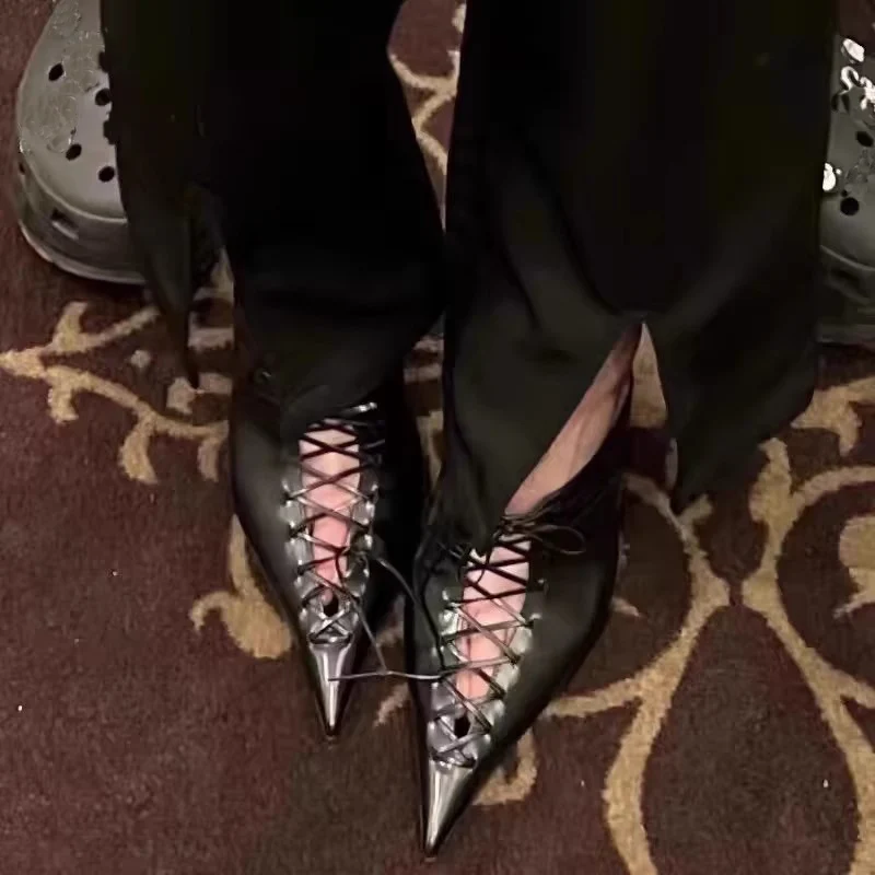 Новые летние сандалии с острым носком и перекрестными ремешками, женская модная пикантная женская обувь на высоком каблуке-шпильке, тапочки sandalias de las mujeres 
Новые летние сандалии с острым носком и перекрестными ремешками, женская модная пикантная женская обувь на высоком каблуке-шпильке, тапочки sandalias de las mujeres