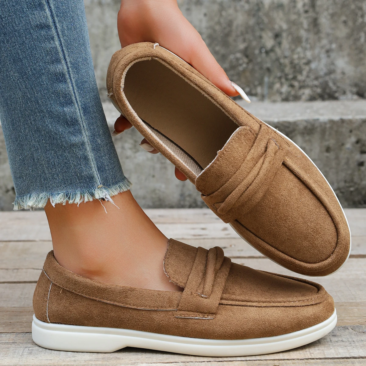 Women Flats 2025 New Fashion Suede Outdoor Causal Walk Shoes Slip-on Lazy Loafers Woman Moccasin Comfortable Mules Driving Shoes
Women Flats 2025 New Fashion Suede Outdoor Causal Walk Shoes Slip-on Lazy Loafers Woman Moccasin Comfortable Mules Driving Shoes