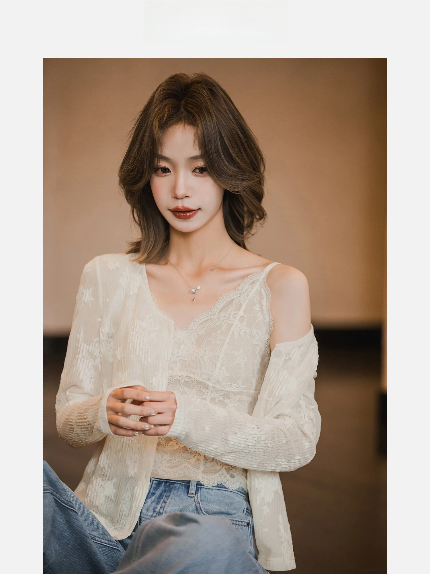 High Elastici ort Lace Knitted V-Ne Top Women's Spring Summer New Sle Xiao Guo Li Dr Embroidery Thin irt
High Elastici ort Lace Knitted V-Ne Top Women's Spring Summer New Sle Xiao Guo Li Dr Embroidery Thin irt