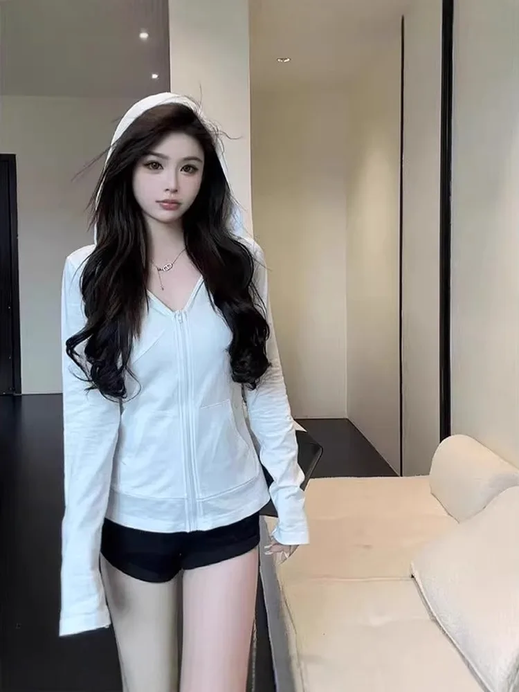 Hooded White Sun Protection Short Cardigan Women's Slim Fit Casual Versatile Thin Top Summer Fashion Cleanfit UV Protection
Hooded White Sun Protection Short Cardigan Women's Slim Fit Casual Versatile Thin Top Summer Fashion Cleanfit UV Protection