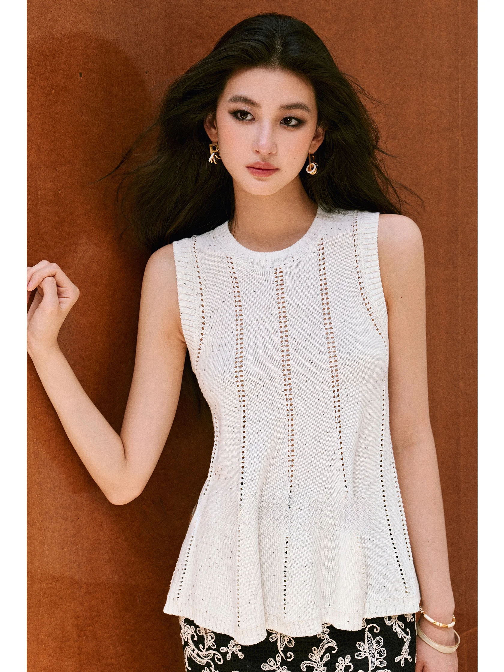 Wangxo Slimming Shiny Paper Silk Star Flashing Vest Loose round Neck Shoulder Reduction Knitted Hollow out Summer Top Women
Wangxo Slimming Shiny Paper Silk Star Flashing Vest Loose round Neck Shoulder Reduction Knitted Hollow out Summer Top Women