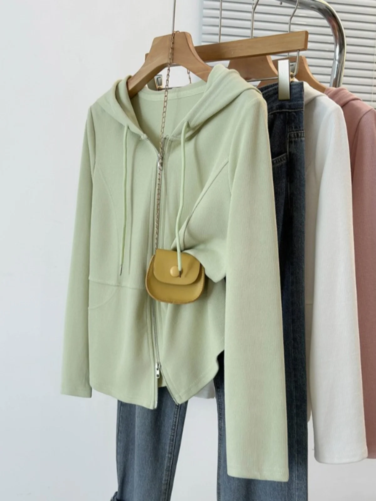 Light Green Hooded Shoulder Length Sweatshirt Jacket plus Size Women's Spring New Style Double Zipper Open Cardigan Top
Light Green Hooded Shoulder Length Sweatshirt Jacket plus Size Women's Spring New Style Double Zipper Open Cardigan Top