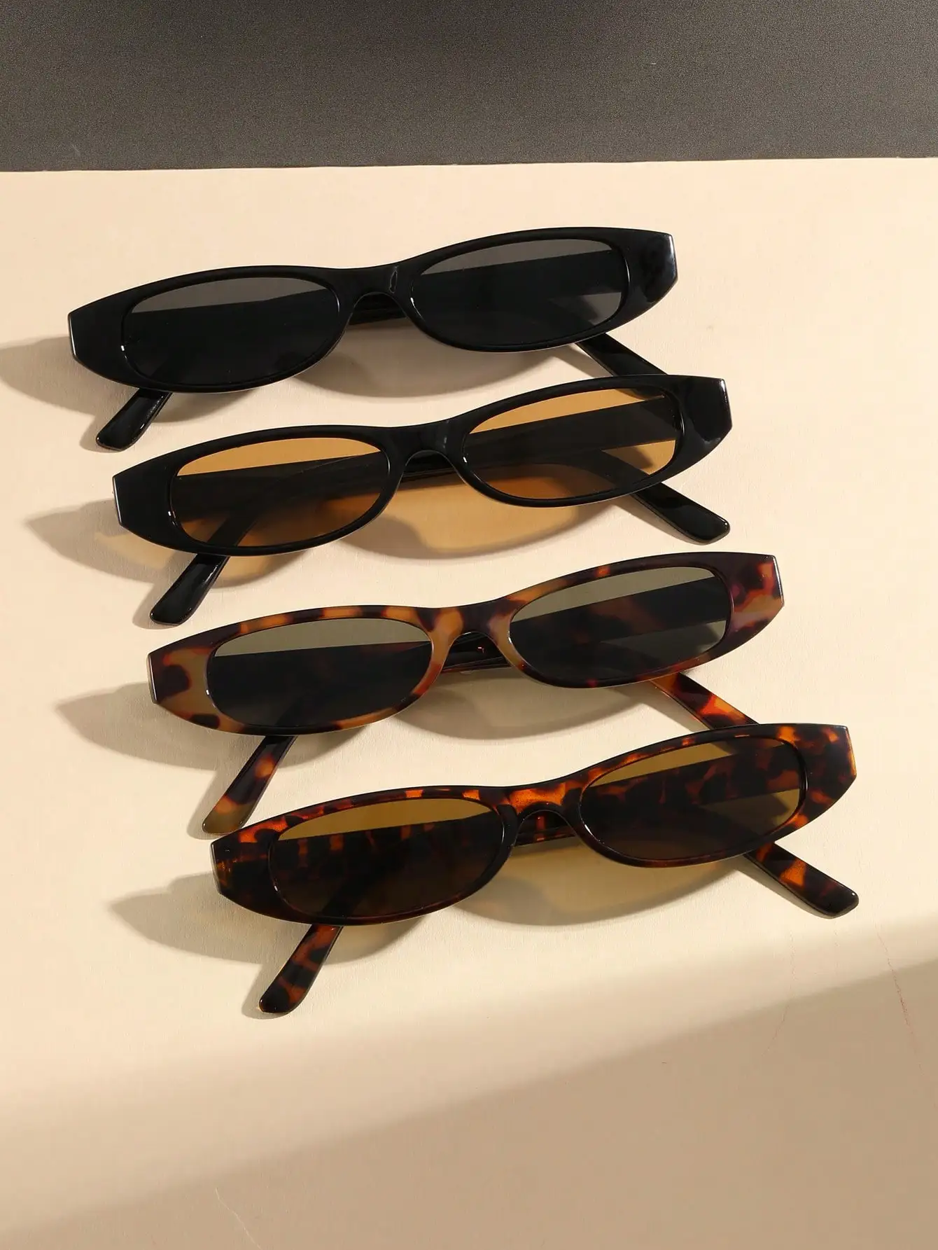 1 Pair Women's Cat Eye Slim Personalized Y2K Versatile Street Style Runway Shaping Fashion Glasses
1 Pair Women's Cat Eye Slim Personalized Y2K Versatile Street Style Runway Shaping Fashion Glasses