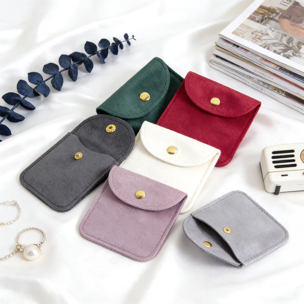 5Pcs 6.5x6.5cm Velvet Jewelry Pouches With Button for Earrings Necklaces Rings Elegant Packaging for All Your Jewelry Pieces
5Pcs 6.5x6.5cm Velvet Jewelry Pouches With Button for Earrings Necklaces Rings Elegant Packaging for All Your Jewelry Pieces