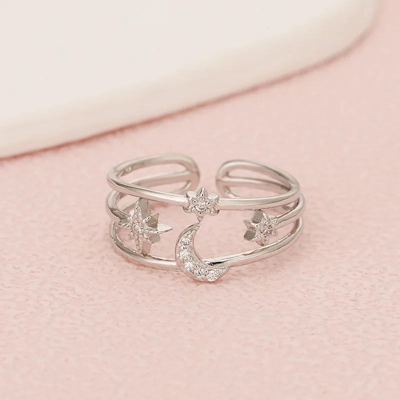 Многослойные регулируемые кольца из стерлингового серебра 925 пробы с блестящим цирконом и луной и звездой для женщин, роскошные минималистичные ювелирные изделия, подарок на свадьбу
Многослойные регулируемые кольца из стерлингового серебра 925 пробы с блестящим цирконом и луной и звездой для женщин, роскошные минималистичные ювелирные изделия, подарок на свадьбу