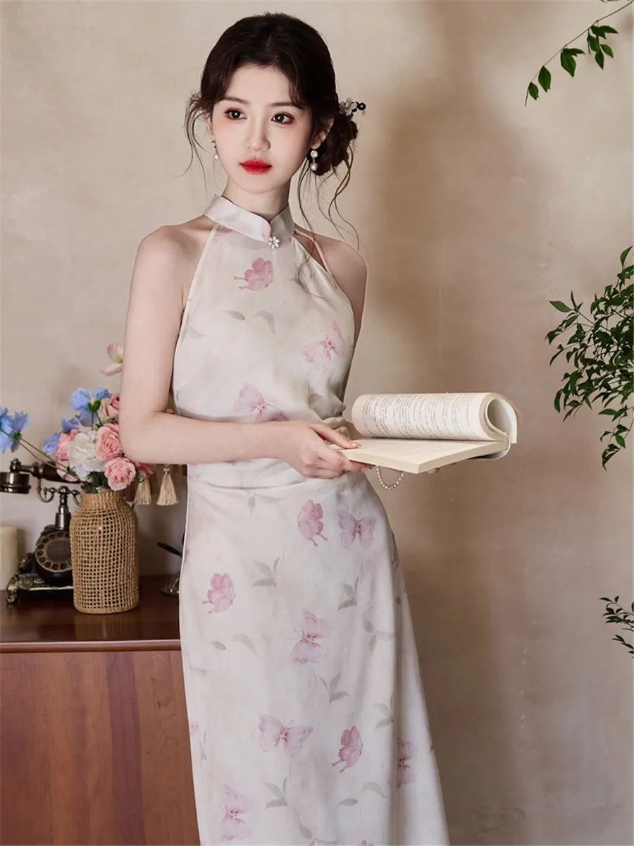 Hanging Neck Sleeveless Chinese Improved Cheongsam Young Girl Sexy Retro Slim Temperament Qipao
Hanging Neck Sleeveless Chinese Improved Cheongsam Young Girl Sexy Retro Slim Temperament Qipao