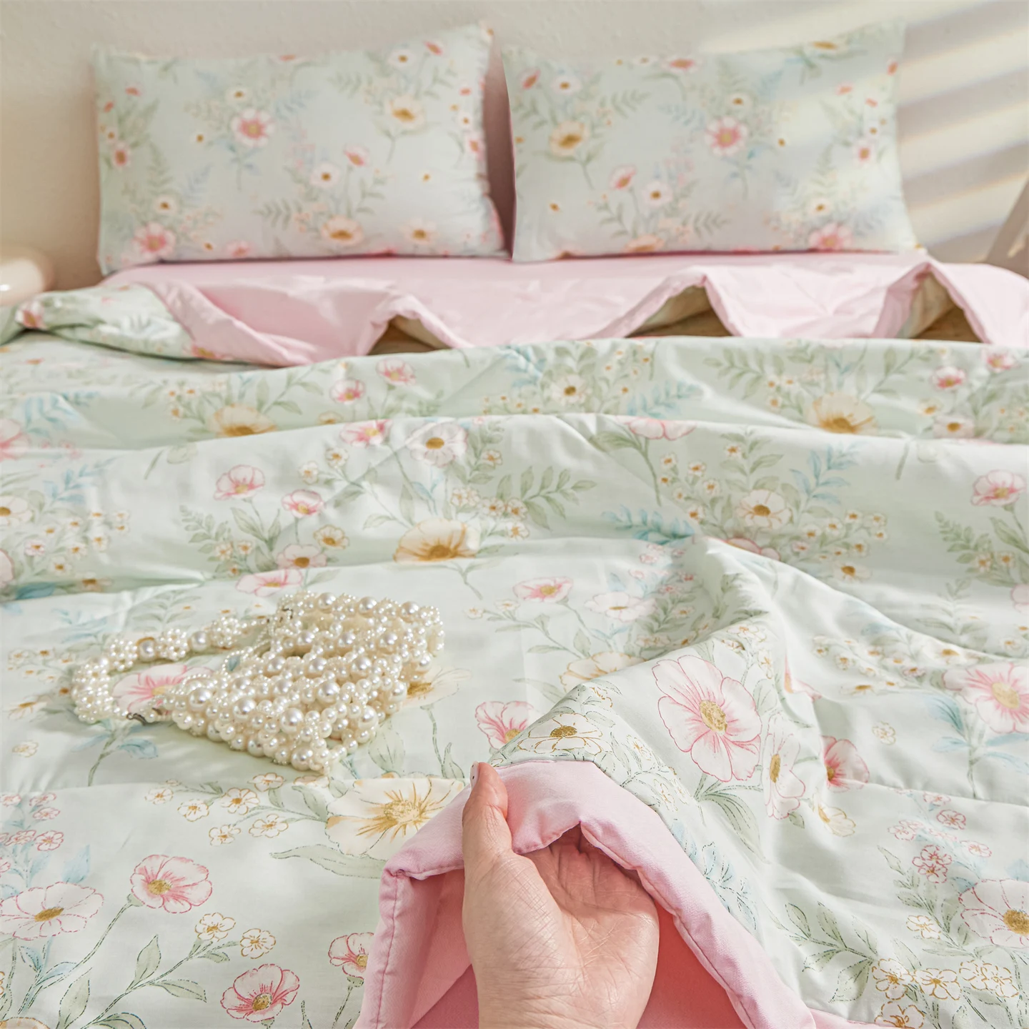 100%Cotton Flower Printed Duvet for Summer Single/Full/Queen Size Quilted Bedspread Air Condition Quilt Skin-friendly 여름이불
100%Cotton Flower Printed Duvet for Summer Single/Full/Queen Size Quilted Bedspread Air Condition Quilt Skin-friendly 여름이불