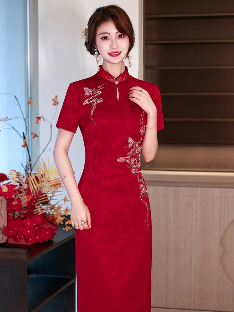 Silk Short Sleeve Wedding Dress Slim Fit mid Length Flag Robe for Women Breathable Comfortable Wedding Dress Chinese Style
Silk Short Sleeve Wedding Dress Slim Fit mid Length Flag Robe for Women Breathable Comfortable Wedding Dress Chinese Style