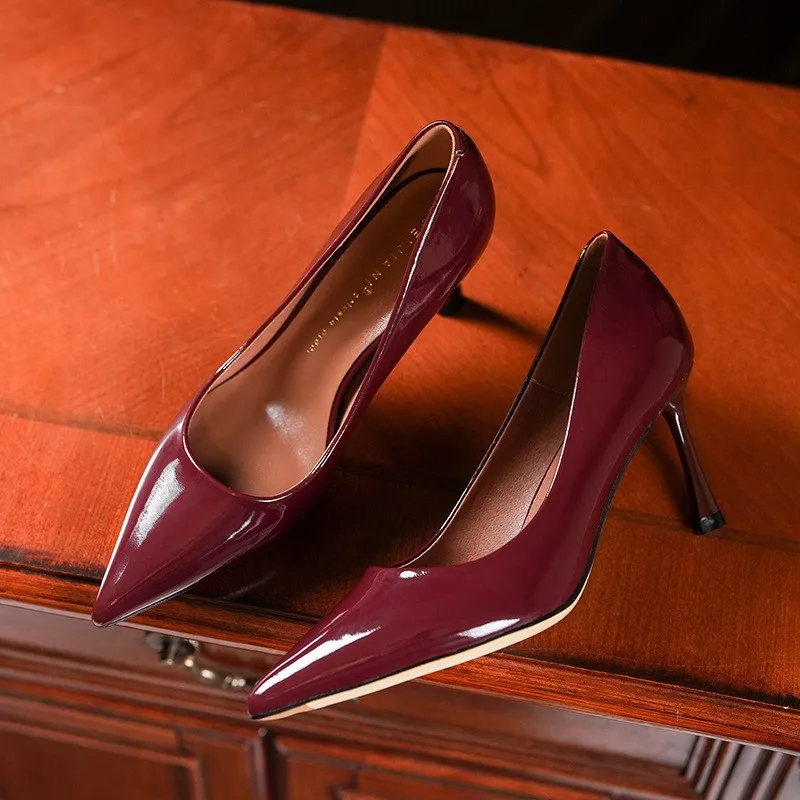 Red high heels female thin shoes with wedding shoes bride Xiuhe dress single shoes wedding temperament all match high heels
Red high heels female thin shoes with wedding shoes bride Xiuhe dress single shoes wedding temperament all match high heels