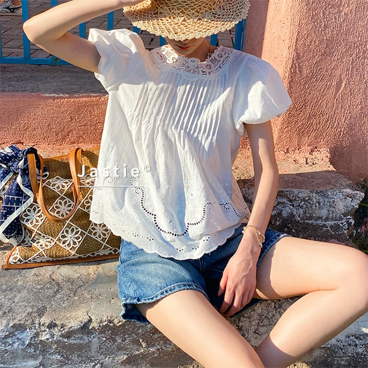 Элегантная женская блузка 2026 года с вышивкой и ажурными вставками, хлопковая рубашка с пышными рукавами в богемном стиле, пляжный топ, белая блузка
Элегантная женская блузка 2026 года с вышивкой и ажурными вставками, хлопковая рубашка с пышными рукавами в богемном стиле, пляжный топ, белая блузка