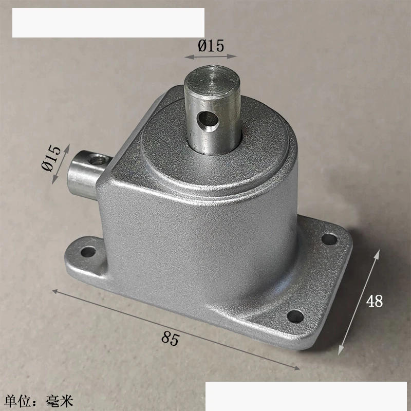 Right angle reversing gearbox, small steering gear 90 degrees, bevel gear, speed ratio 1 to 1 bevel gear
Right angle reversing gearbox, small steering gear 90 degrees, bevel gear, speed ratio 1 to 1 bevel gear