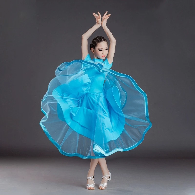 Детская тренировочная одежда с короткими рукавами, современные танцы, бальные танцы, соревнования, вальс, разделенная сетка, большая распашная юбка
Детская тренировочная одежда с короткими рукавами, современные танцы, бальные танцы, соревнования, вальс, разделенная сетка, большая распашная юбка