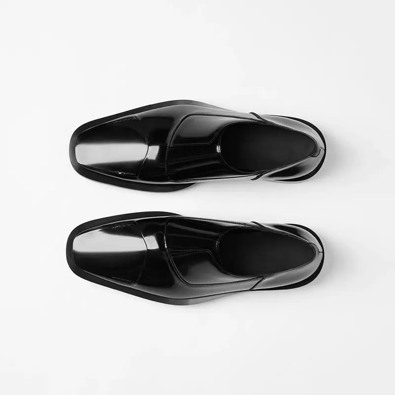 Casual Men's Slip-On Leather Shoes Thick Bottom High Gloss British Style Square Head Fashionable Duckbill Design Low Heel
Casual Men's Slip-On Leather Shoes Thick Bottom High Gloss British Style Square Head Fashionable Duckbill Design Low Heel