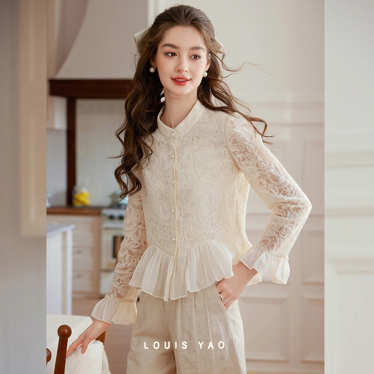 LOUIS YAO French Elegance Hollow Embroidery Blouse 2026 Pearl Button Round Neck Ruffled Flare Sleeve Long Sleeve Women's Shirt
LOUIS YAO French Elegance Hollow Embroidery Blouse 2026 Pearl Button Round Neck Ruffled Flare Sleeve Long Sleeve Women's Shirt