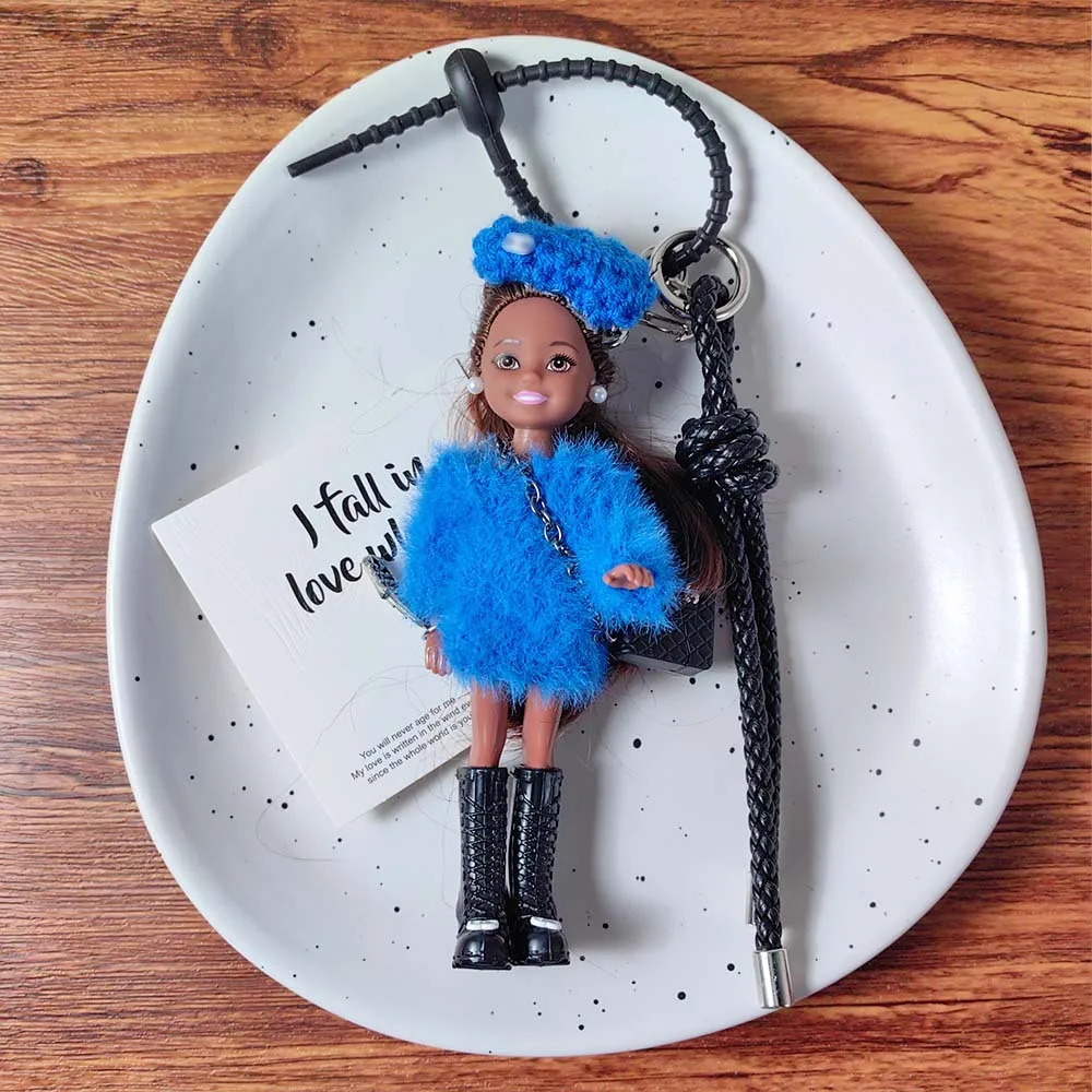 Черная кожаная модная кукла, синий свитер, черная кукла учёного, кулон, тканая кожаная веревочная сумка, подвеска, женская изысканная высокая чувственная подвеска
Черная кожаная модная кукла, синий свитер, черная кукла учёного, кулон, тканая кожаная веревочная сумка, подвеска, женская изысканная высокая чувственная подвеска