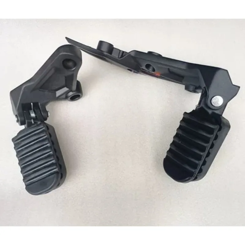 For LONGIN VOGE LX650-2 650DS original left and right main footrest assembly
For LONGIN VOGE LX650-2 650DS original left and right main footrest assembly
