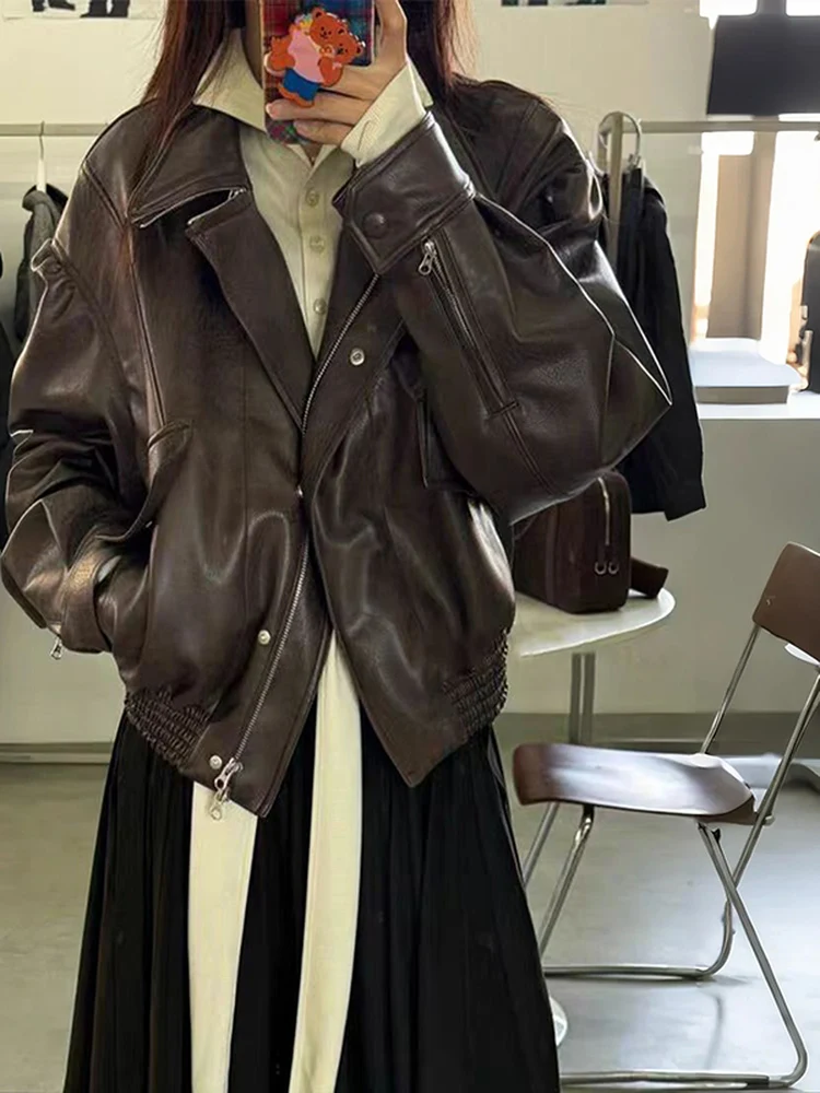 Soft Leather Biker Short Jacket Women's Autumn Winter Fashion Workwear Style Waist-Cinching Half High Collar Coat with Pockets
Soft Leather Biker Short Jacket Women's Autumn Winter Fashion Workwear Style Waist-Cinching Half High Collar Coat with Pockets