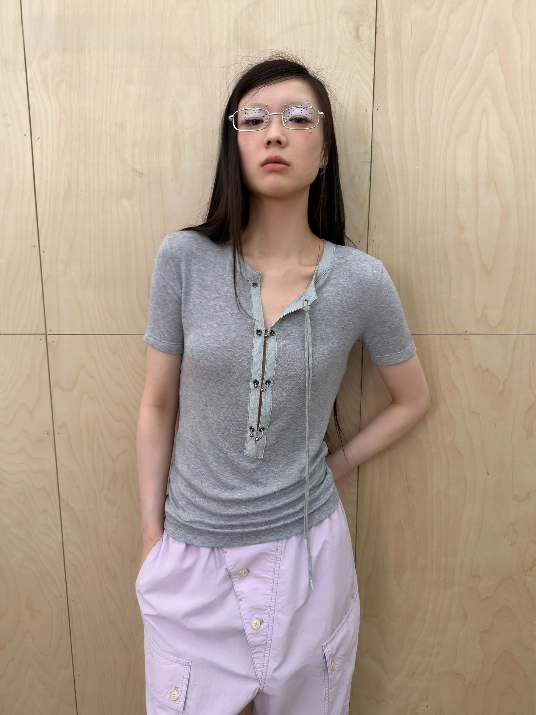 VERMO Slim Fit T-Shirt Adjustable Buckle Hole Breathable Comfortable Lyocell Wool Short Sleeve Casual Style Women's Top
VERMO Slim Fit T-Shirt Adjustable Buckle Hole Breathable Comfortable Lyocell Wool Short Sleeve Casual Style Women's Top