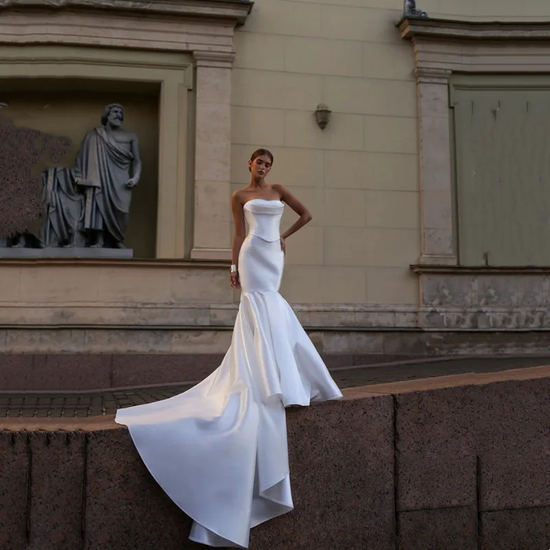 Luxury Mermaid White Sleeveless Satin Wedding Dress Simple Strapless Pleats Sweep Train Sexy Backless Floor-Length Customized
Luxury Mermaid White Sleeveless Satin Wedding Dress Simple Strapless Pleats Sweep Train Sexy Backless Floor-Length Customized