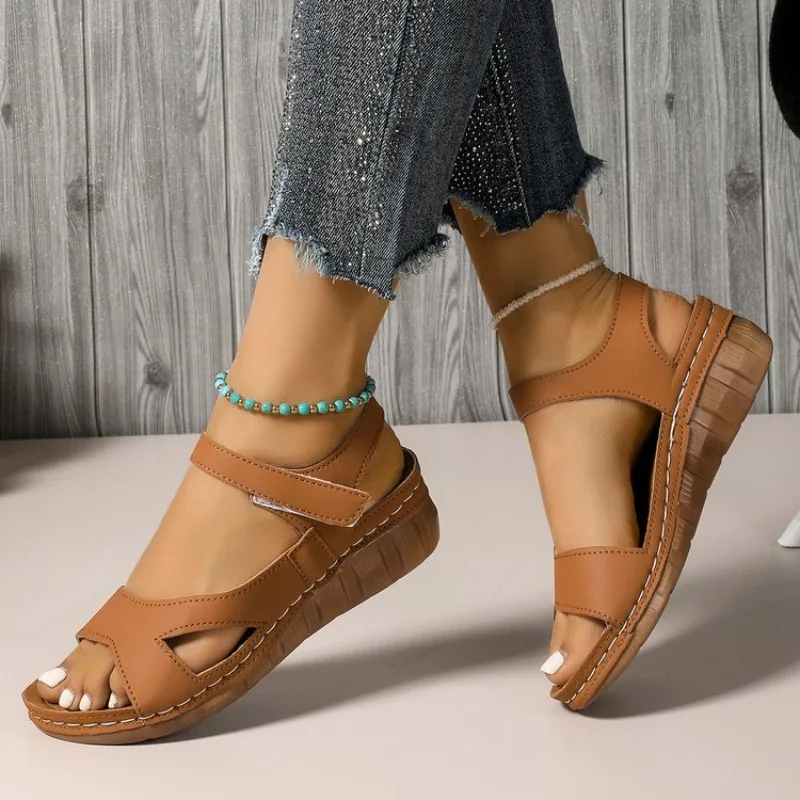 2026 Summer new women's thick-sole non-slip sandals open-toe high heels outdoor casual women's shoes size 36-43
2026 Summer new women's thick-sole non-slip sandals open-toe high heels outdoor casual women's shoes size 36-43