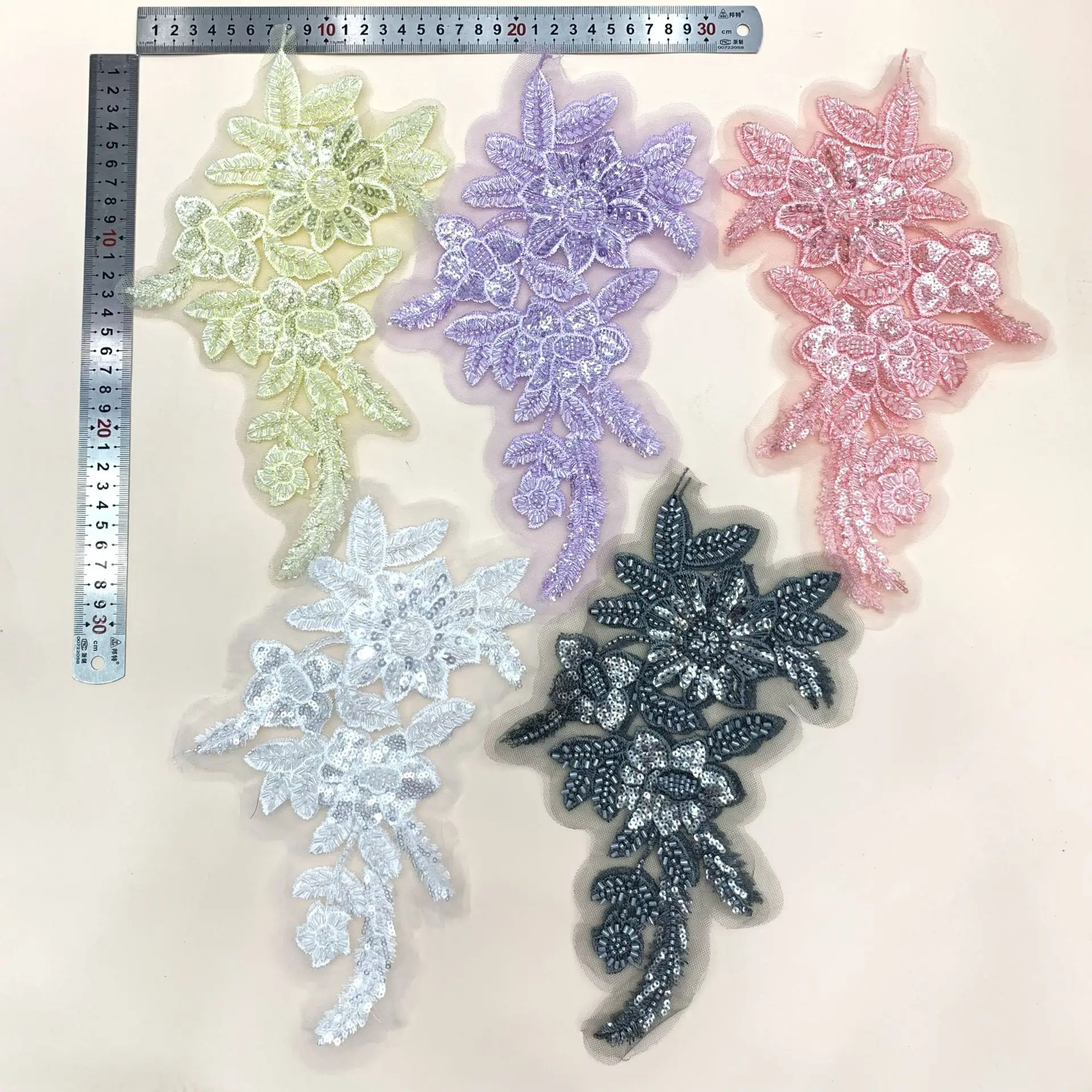 5 Colors Sequins Flat Embroidery Appliqued Patches Stage Costume Accessories Bead Tube Pattern Matched Lace Haberdashery
5 Colors Sequins Flat Embroidery Appliqued Patches Stage Costume Accessories Bead Tube Pattern Matched Lace Haberdashery
