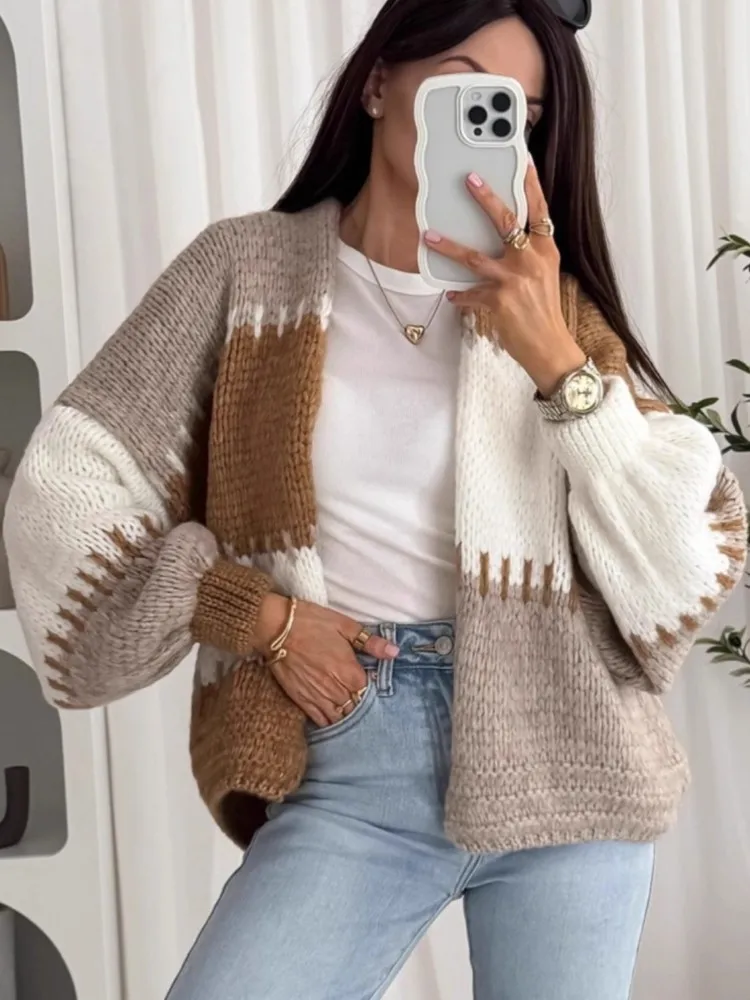New Colorful Plaid Stitching Contrasting Color Knitted Cardigan Sweater Casual Loose V-neck Long-sleeved Sweater Jacket Women
New Colorful Plaid Stitching Contrasting Color Knitted Cardigan Sweater Casual Loose V-neck Long-sleeved Sweater Jacket Women