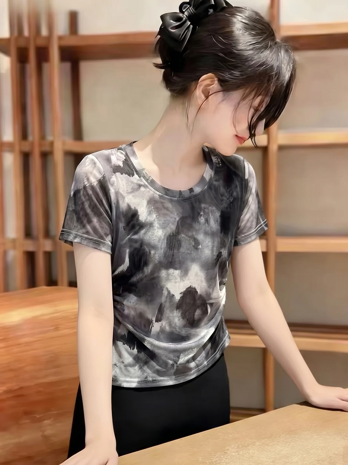 Fashionable Gradient Short Sleeve T-Shirt Slimming Design Korean Style Commute Look Summer 2026 Trendy Top Women's Clothing
Fashionable Gradient Short Sleeve T-Shirt Slimming Design Korean Style Commute Look Summer 2026 Trendy Top Women's Clothing