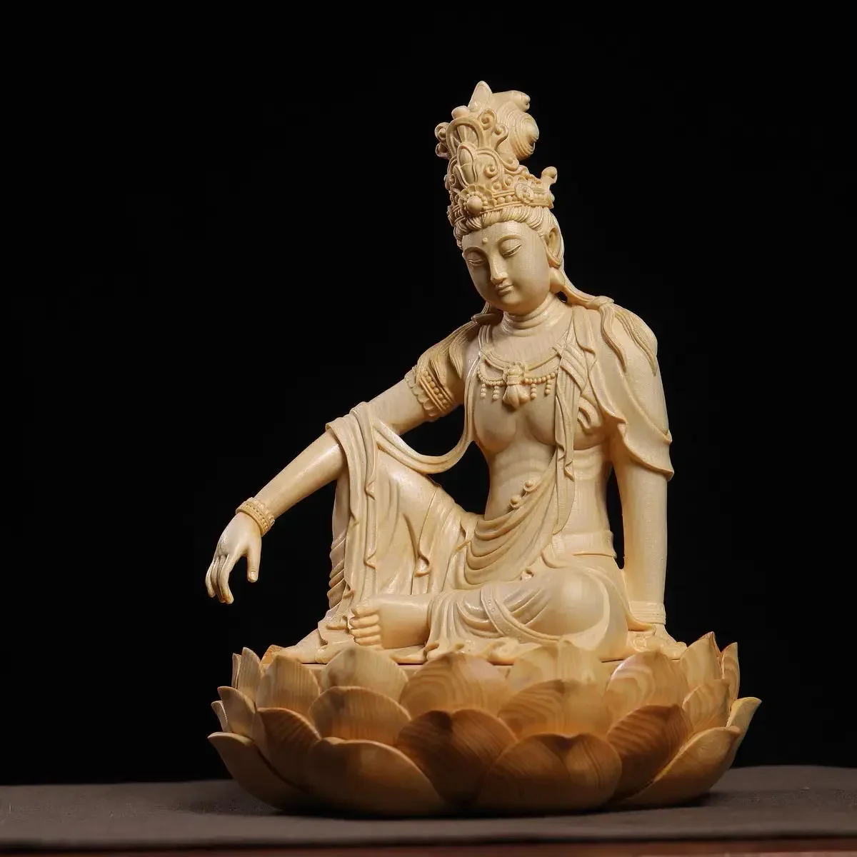 Juniper Fine Carving New Lotus Free Guanyin Bodhisattva Statues Ornaments Home Furnishing Decorations
Juniper Fine Carving New Lotus Free Guanyin Bodhisattva Statues Ornaments Home Furnishing Decorations