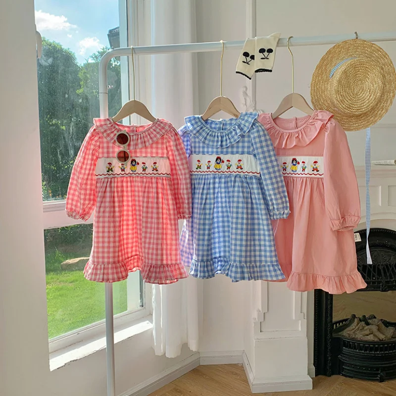Princess Cartoon Embroidery Lotus Leaf Collar Girl Dress2024Autumn New Sweet Cute Plaid Long Sleeve Baby Skirt
Princess Cartoon Embroidery Lotus Leaf Collar Girl Dress2024Autumn New Sweet Cute Plaid Long Sleeve Baby Skirt