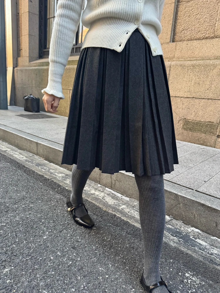 Весенняя белая ретро-юбка миди с двойным слоем, удлиненная, женская, стройнящая, скрывающая бедра, осенне-зимняя, универсальная
Весенняя белая ретро-юбка миди с двойным слоем, удлиненная, женская, стройнящая, скрывающая бедра, осенне-зимняя, универсальная