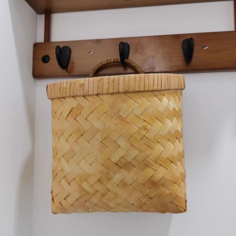 DIY Hanging Wall Planter Woven Rattan Bamboo Basket Handheld Storage Hanging Flower Pot Wall Mount for Fresh Flowers
DIY Hanging Wall Planter Woven Rattan Bamboo Basket Handheld Storage Hanging Flower Pot Wall Mount for Fresh Flowers