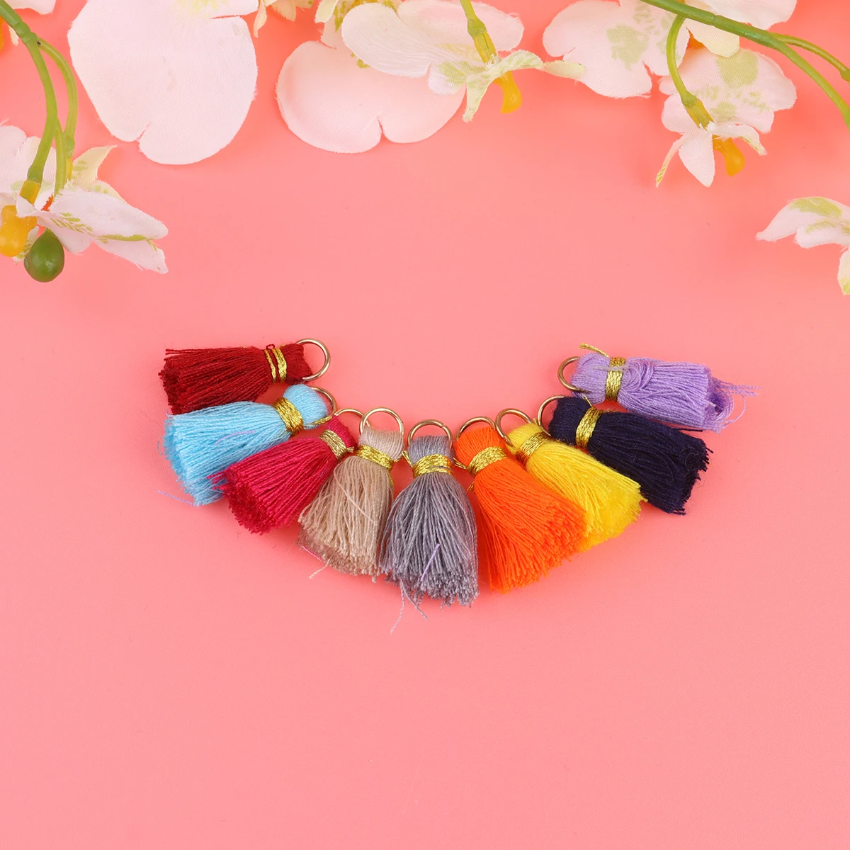 100pcs Tassels Artificial Silk Tassel Artificial Silk Pendant Charms Tassel Pendant Lightweight Portable Bag Keychain Decor
100pcs Tassels Artificial Silk Tassel Artificial Silk Pendant Charms Tassel Pendant Lightweight Portable Bag Keychain Decor