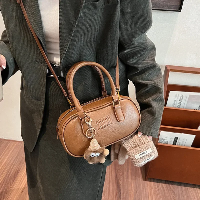 Ladies' Unique Retro Pillow Handbag. Stylish, Versatile, and Exuding Luxury. Can Be Carried on The Shoulder or Cross - Body.
Ladies' Unique Retro Pillow Handbag. Stylish, Versatile, and Exuding Luxury. Can Be Carried on The Shoulder or Cross - Body.