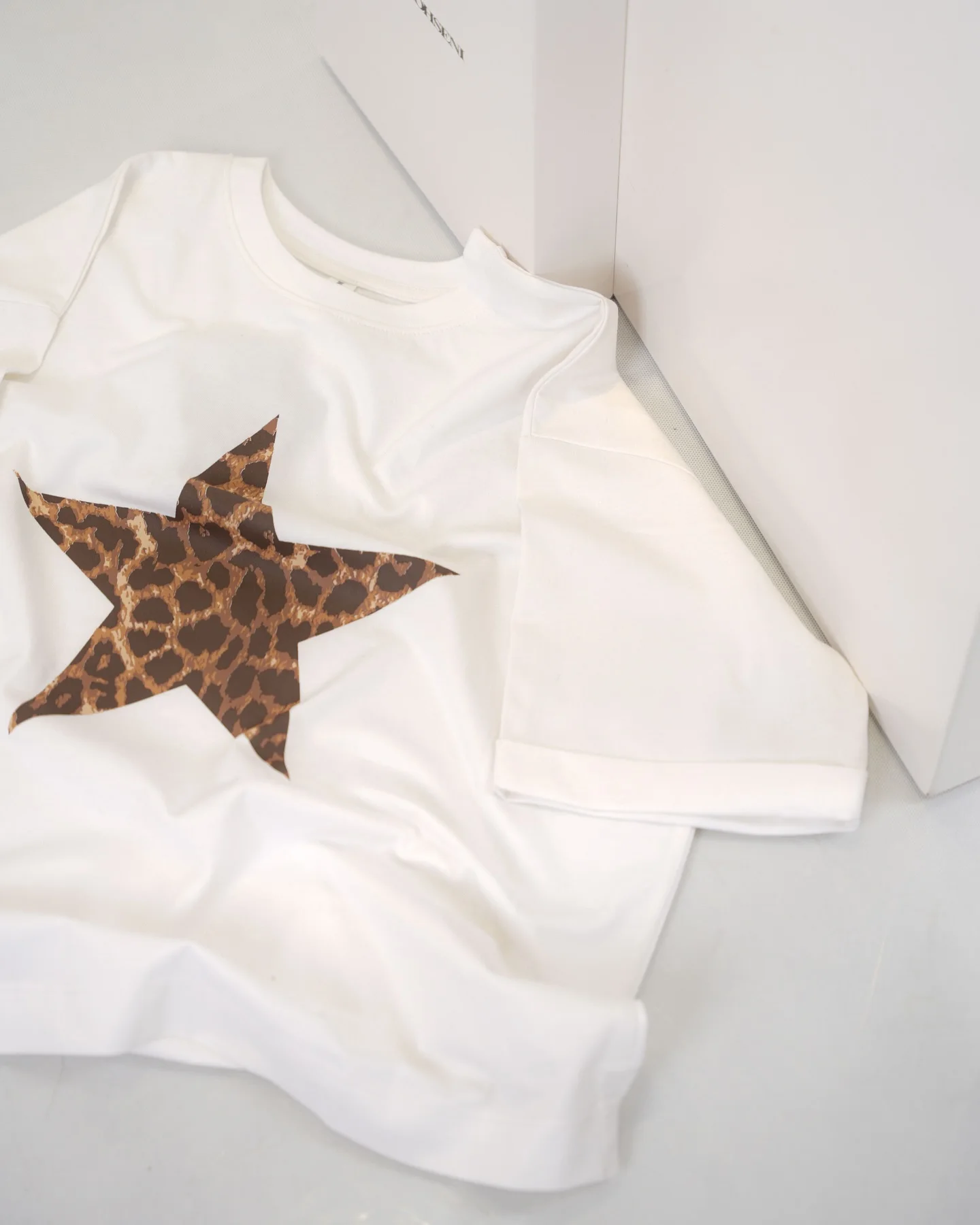 Street Casual Star Graphic T Shirts Streetwear Pro Choice Gothic Oversized Clothes Harajuku Grunge Y2k Tops Goth Women Clothing
Street Casual Star Graphic T Shirts Streetwear Pro Choice Gothic Oversized Clothes Harajuku Grunge Y2k Tops Goth Women Clothing