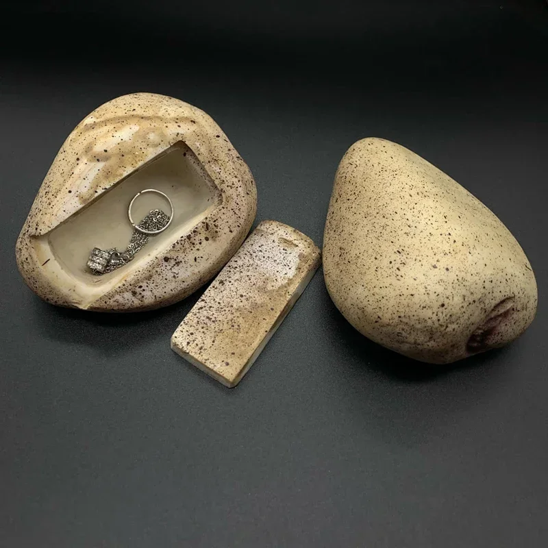 1PC Advanced Simulated Stones Reallty Stone Private Money Box Garden Hidden Safe Valuables Storage Jewellery Key Box
1PC Advanced Simulated Stones Reallty Stone Private Money Box Garden Hidden Safe Valuables Storage Jewellery Key Box