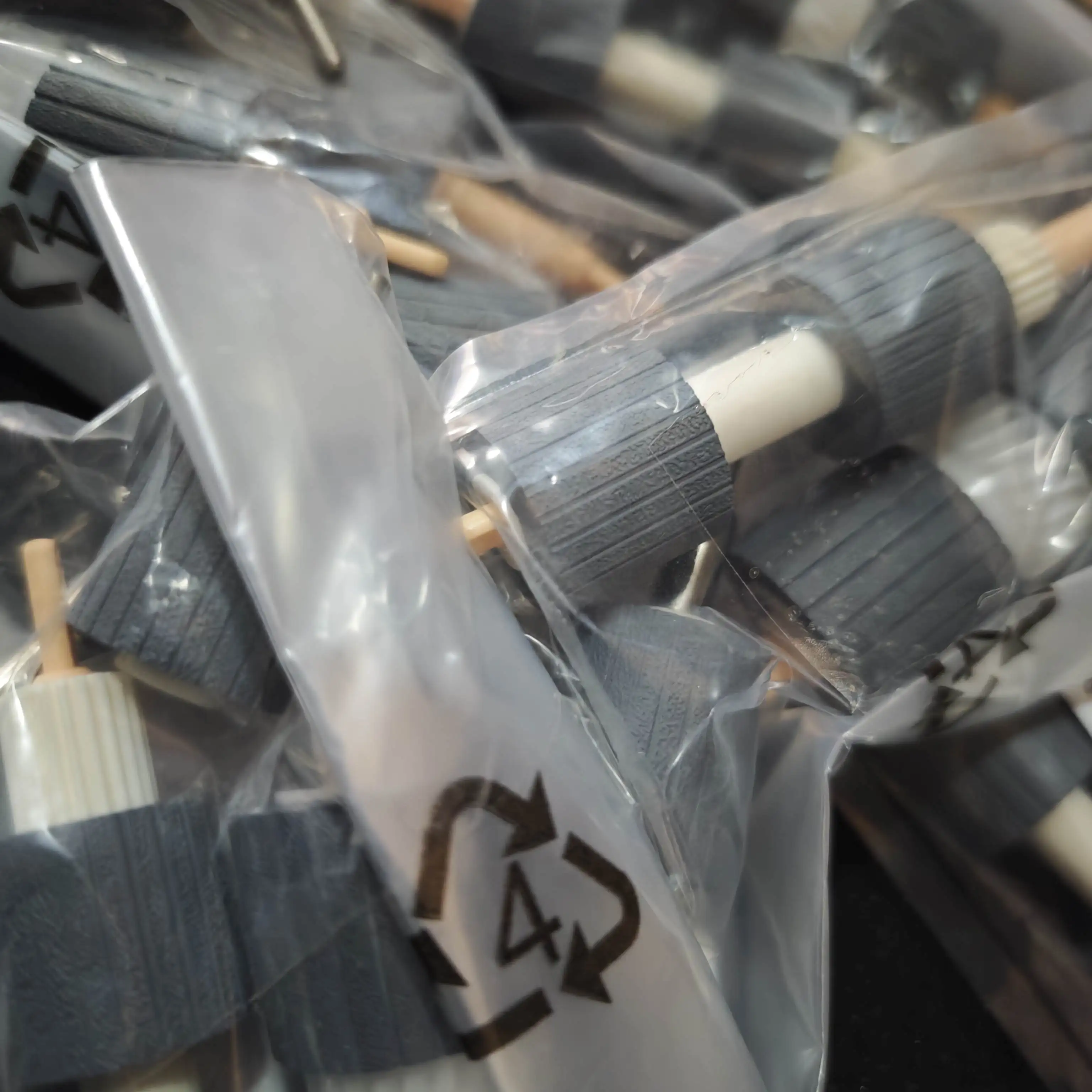 1 комплект улучшенного ролика захвата для Xerox 4110 4112 4127 1100 4595 DC 240 250 242 252 260 550 560 700 7665 604K23660, детали копировального аппарата
1 комплект улучшенного ролика захвата для Xerox 4110 4112 4127 1100 4595 DC 240 250 242 252 260 550 560 700 7665 604K23660, детали копировального аппарата