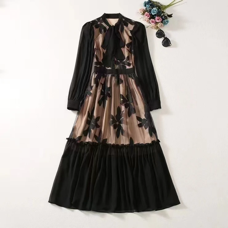 European and American women's dress 2023 winter new Long sleeve bow collar embroidered black fashion Pleated dress XXL
European and American women's dress 2023 winter new Long sleeve bow collar embroidered black fashion Pleated dress XXL