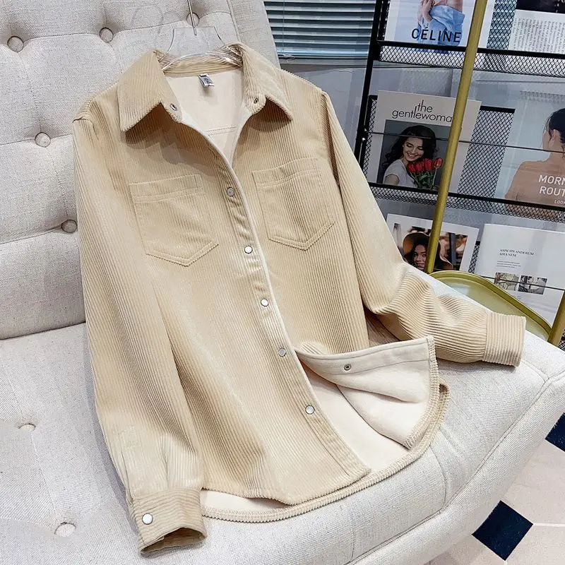Retro Corduroy Plus Velvet Lapel Long-sleeved Shirt Women Winter Thickened One-piece Velvet Layered Long-sleeved Shirt Jacket 
Retro Corduroy Plus Velvet Lapel Long-sleeved Shirt Women Winter Thickened One-piece Velvet Layered Long-sleeved Shirt Jacket