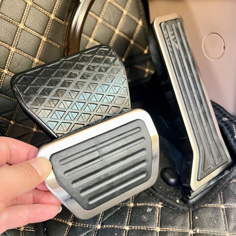 Для Chery Jaecoo 5 J5 2025 модифицированная металлическая педаль акселератора тормоза, нескользящая накладка без перфорационных педалей тормозов и акселератора
Для Chery Jaecoo 5 J5 2025 модифицированная металлическая педаль акселератора тормоза, нескользящая накладка без перфорационных педалей тормозов и акселератора