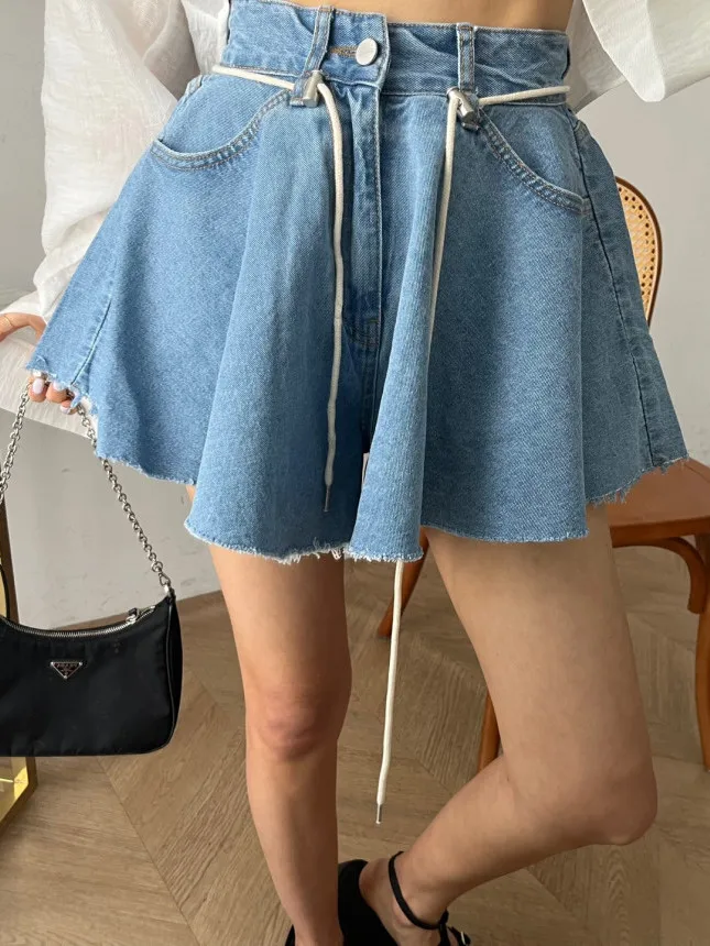 High Waist Wide Leg Denim Jeans Women Loose Fit Washed Frayed Hem Short Pants Spring Summer Casual Ladies Jeans
High Waist Wide Leg Denim Jeans Women Loose Fit Washed Frayed Hem Short Pants Spring Summer Casual Ladies Jeans