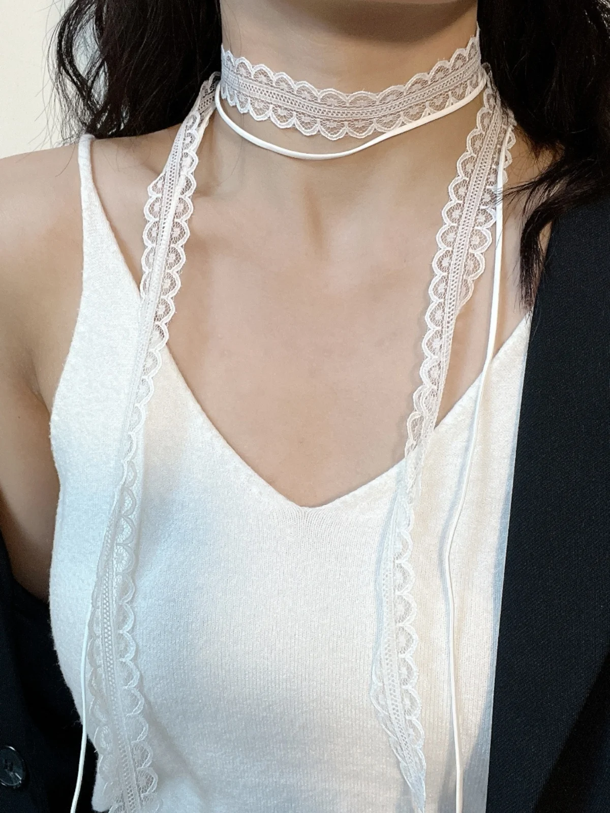 Lace Trim Scarf Nelace Women's Faion Layered Design Fine Wide Spring Summer Autumn Versatile Clavicle Strap Silk Scarf
Lace Trim Scarf Nelace Women's Faion Layered Design Fine Wide Spring Summer Autumn Versatile Clavicle Strap Silk Scarf