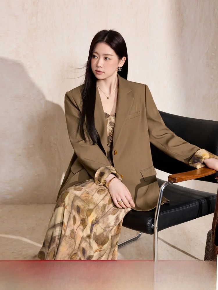 Ele Oversized Women's Vintage Suit Jaet And Midi Dr Two-Piece Set in Caramel Color by Blue Language Faion Brand
Ele Oversized Women's Vintage Suit Jaet And Midi Dr Two-Piece Set in Caramel Color by Blue Language Faion Brand