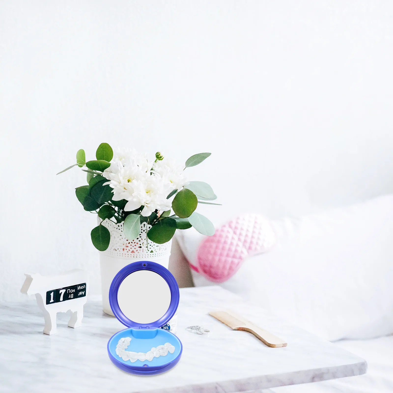 Высококачественный легкий футляр для ретейнеров с зеркалом, коробка для хранения зубных протезов, кап и ортодонтических аппаратов
Высококачественный легкий футляр для ретейнеров с зеркалом, коробка для хранения зубных протезов, кап и ортодонтических аппаратов