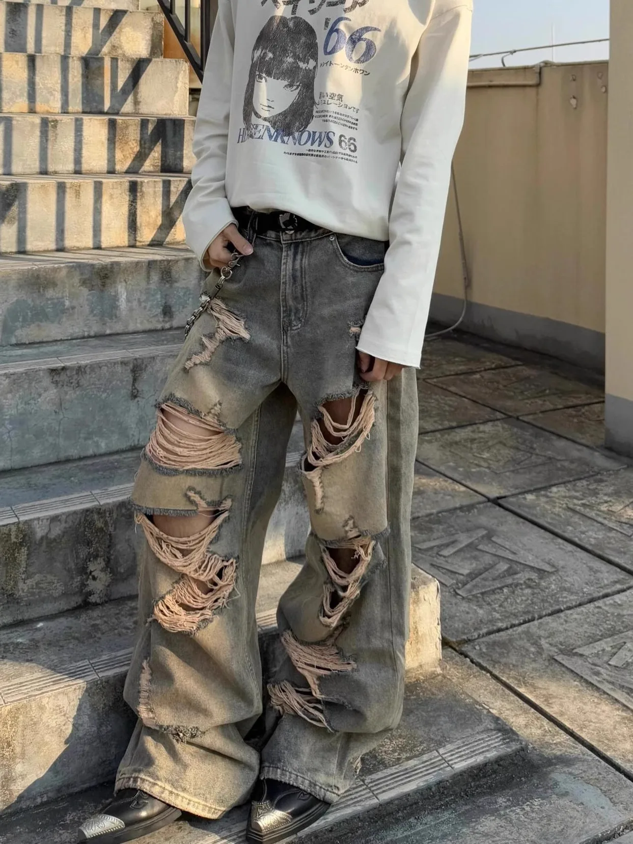 Мужские джинсы свободного кроя с широкими штанинами, повседневные, прямого кроя, из рваного денима, молодежный стиль, на все сезоны
Мужские джинсы свободного кроя с широкими штанинами, повседневные, прямого кроя, из рваного денима, молодежный стиль, на все сезоны