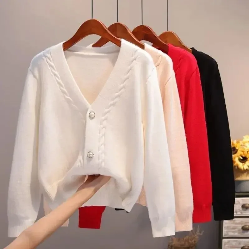 2025 Spring and Autumn New Korean Edition Loose and Versatile Fashion Knitted Women's Sweater Trendy Cardigan
2025 Spring and Autumn New Korean Edition Loose and Versatile Fashion Knitted Women's Sweater Trendy Cardigan