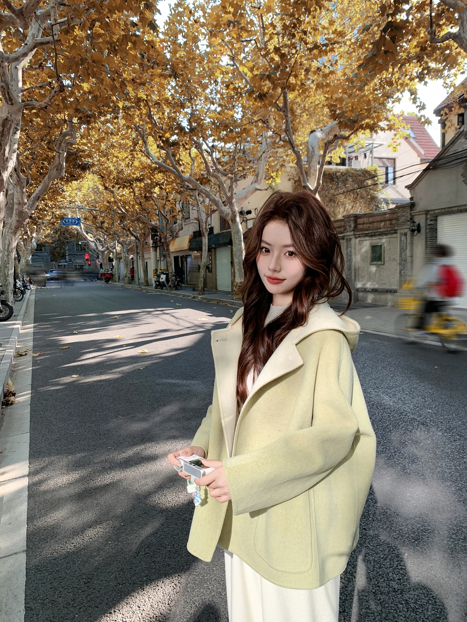 Cute Short Double-Sided Cashmere Woolen Coat Women's Tweed Cloak Outerwear Straight Hemline Loose Fit Long Sleeve with Hat
Cute Short Double-Sided Cashmere Woolen Coat Women's Tweed Cloak Outerwear Straight Hemline Loose Fit Long Sleeve with Hat