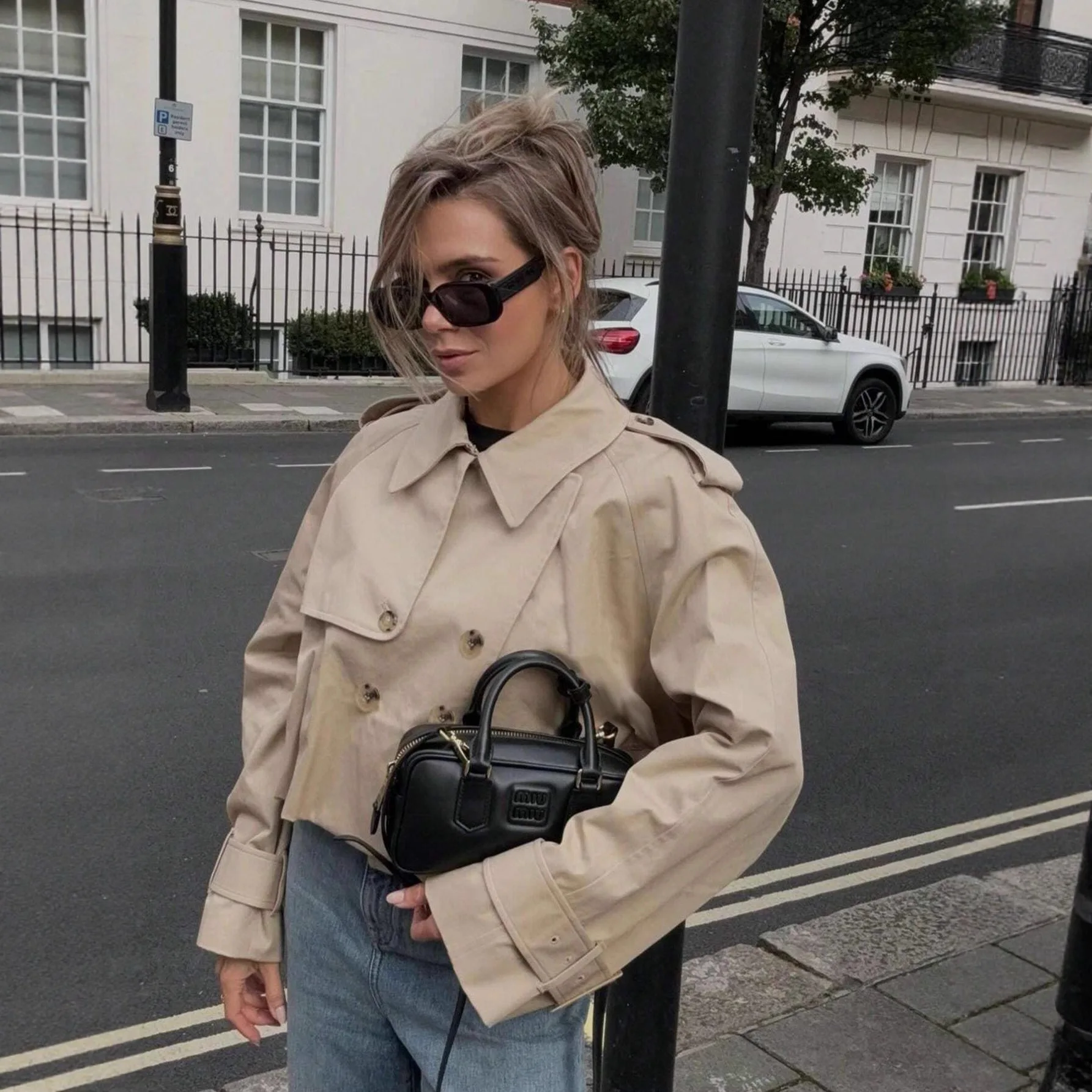 Новинка 2025 года, двубортная куртка цвета хаки с большими лацканами, короткий плащ, стильная куртка, пальто, женский модный повседневный темпераментный топ
Новинка 2025 года, двубортная куртка цвета хаки с большими лацканами, короткий плащ, стильная куртка, пальто, женский модный повседневный темпераментный топ