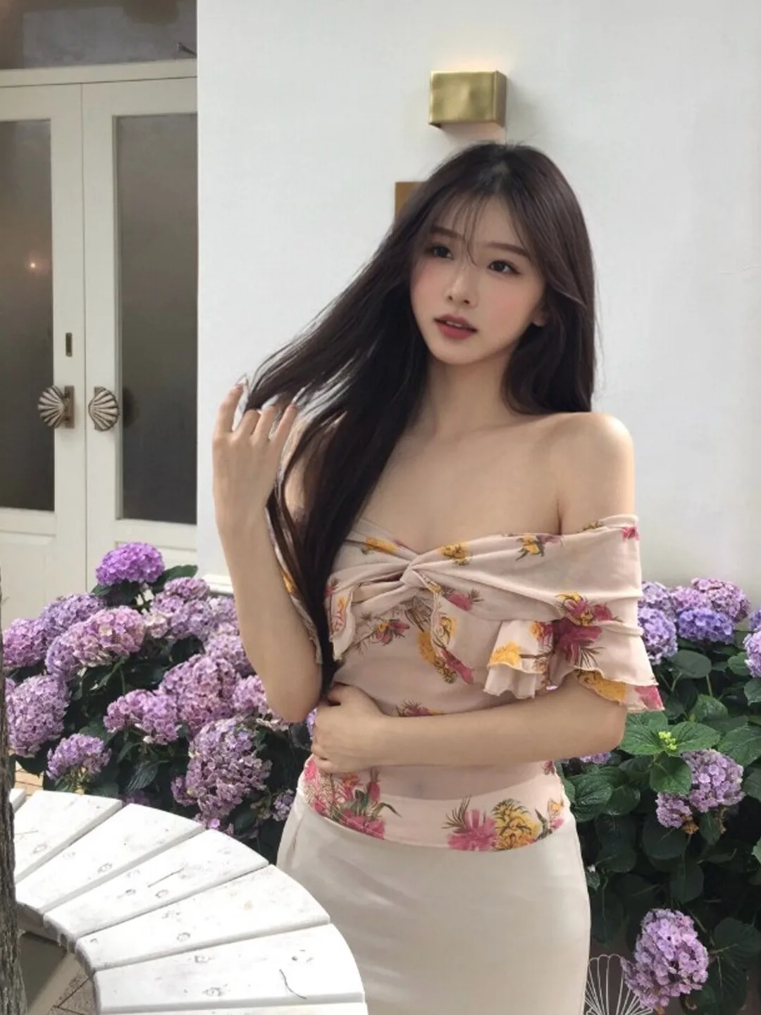 Retro Unique Beautiful One-Shoulder Print Slim Fit T-Shirt Design Sensation Small Top Summer Women's Fashion T-shirt
Retro Unique Beautiful One-Shoulder Print Slim Fit T-Shirt Design Sensation Small Top Summer Women's Fashion T-shirt