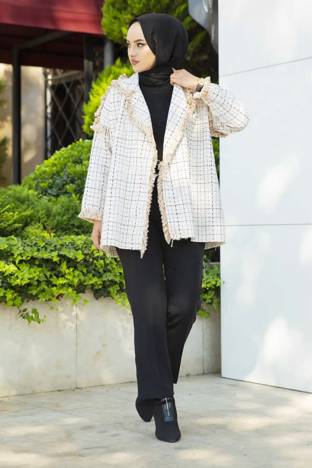 Tassels Plaid Pattern Hijab Jacket 2022 Women Islamic Clothing Kerchief Ladies Suit
Tassels Plaid Pattern Hijab Jacket 2022 Women Islamic Clothing Kerchief Ladies Suit